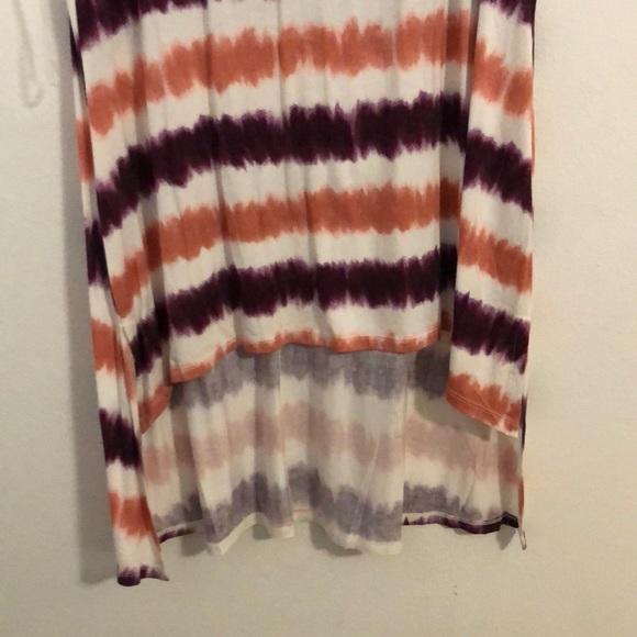 Top - Picture 2 of 3